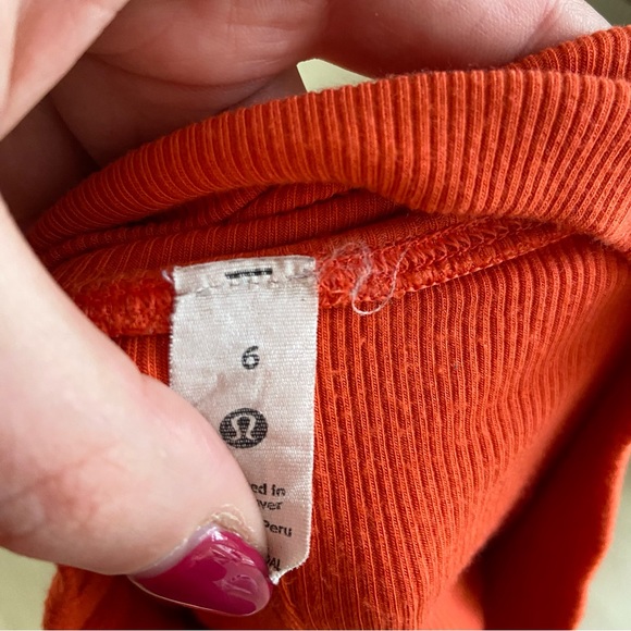 Lululemon Sz 6 LA open back mock neck long sleeve top autumn red - Picture 2 of 3